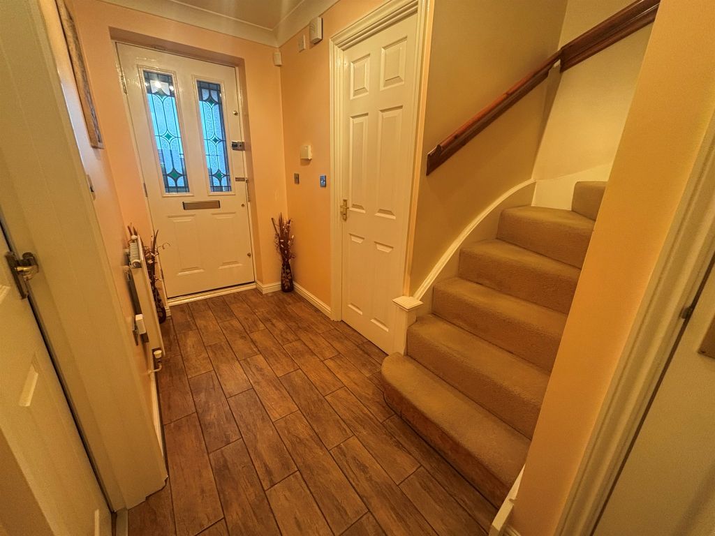 Property photo 2 of 21