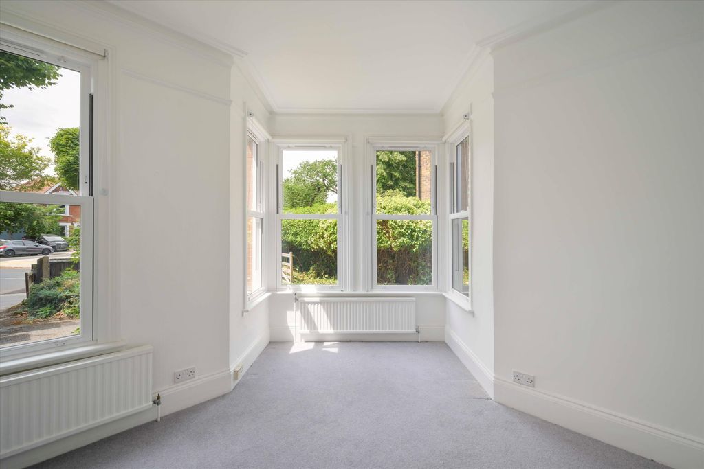 Property photo 2 of 18 Image