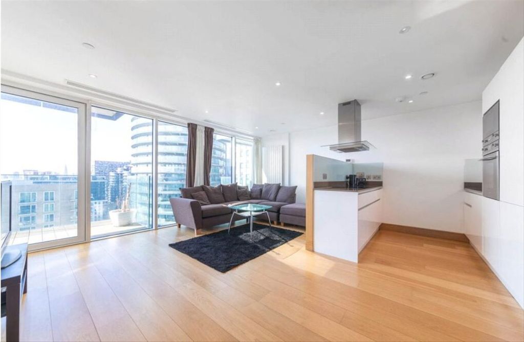 Property photo 2 of 10