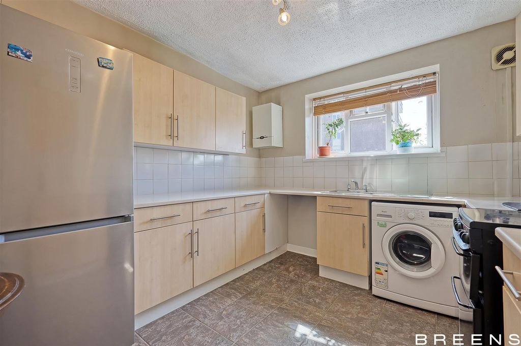 Property photo 3 of 16 Img_5671_3 Copy.Jpg
