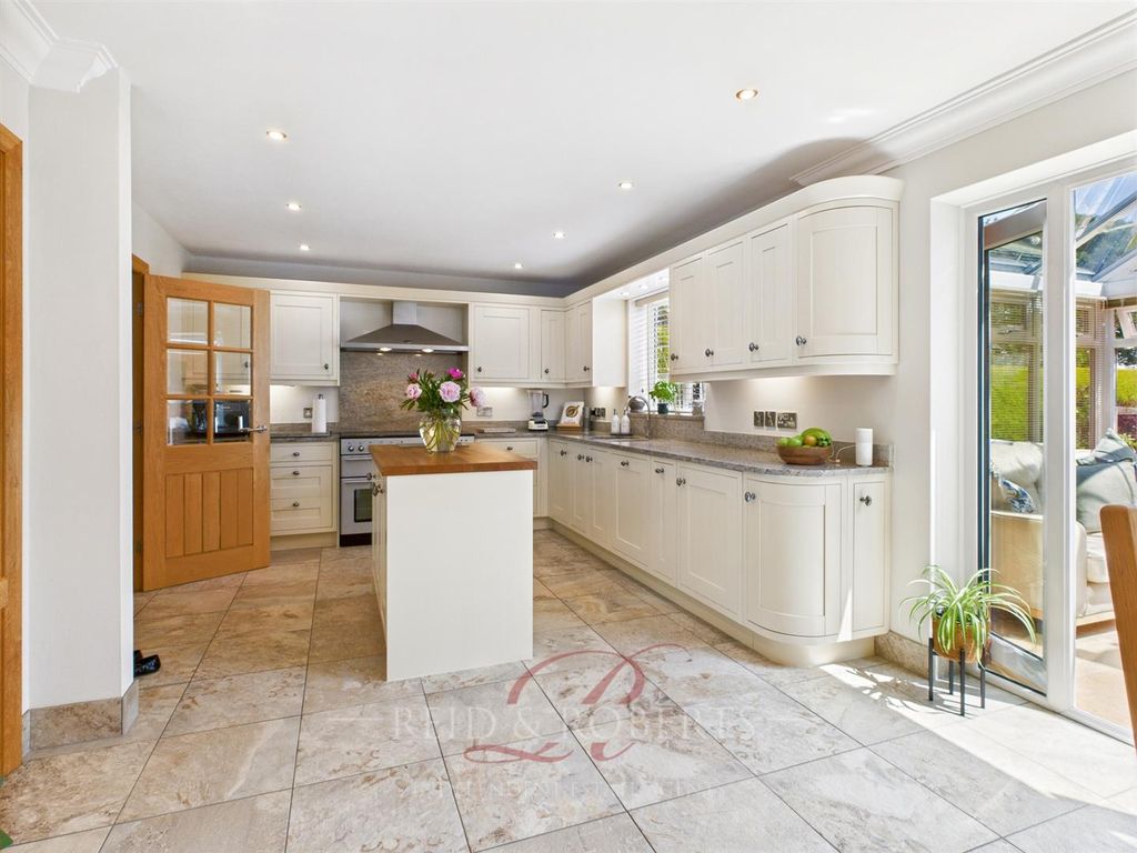 Property photo 2 of 38 Kitchen/ Breakfast Room