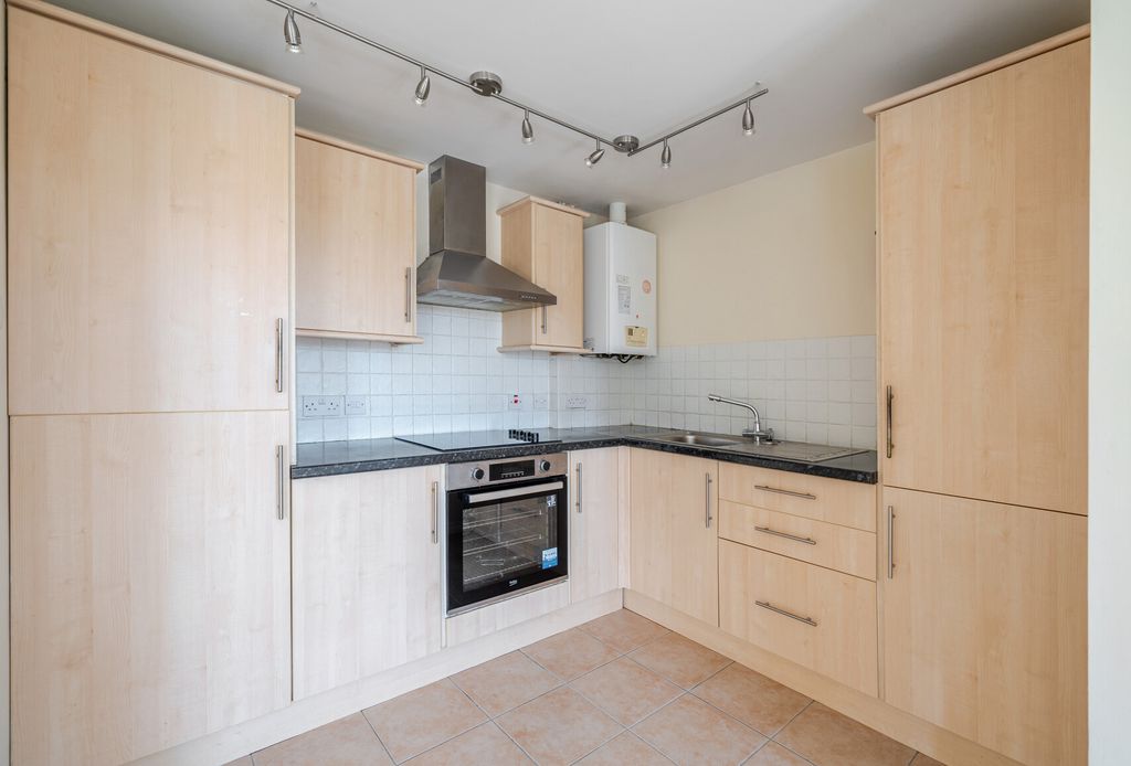 Property photo 3 of 14 1296013-12-682c7B...