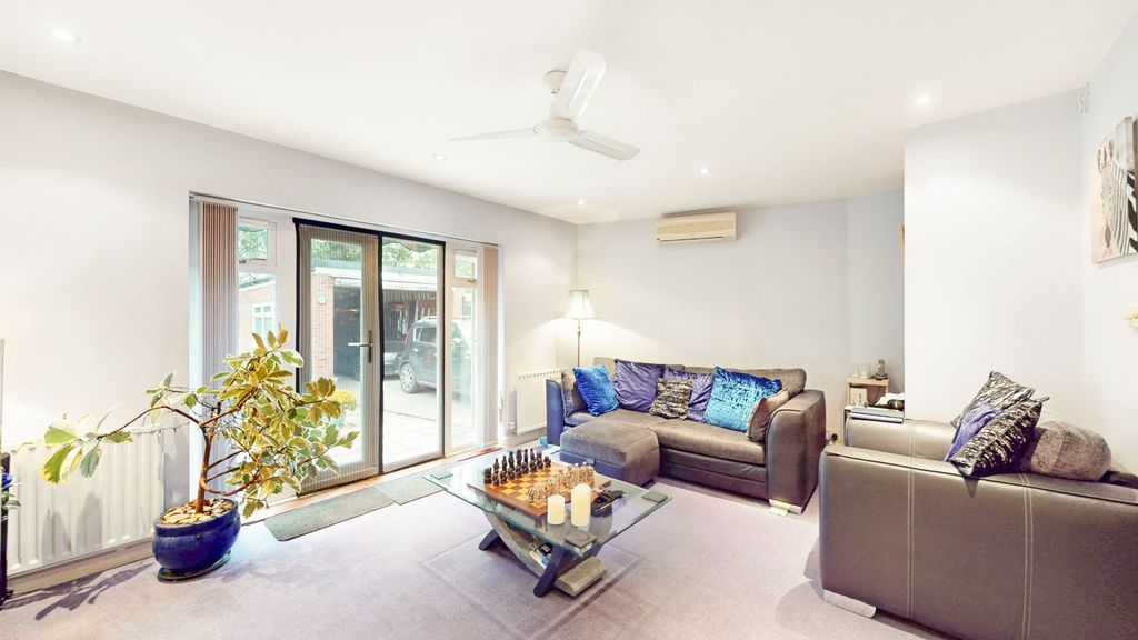 Property photo 2 of 14 4123191