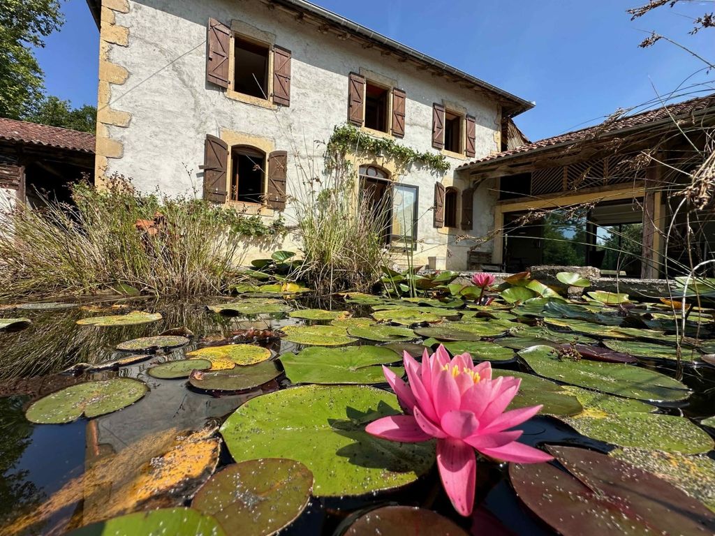 Property photo 1 of 35