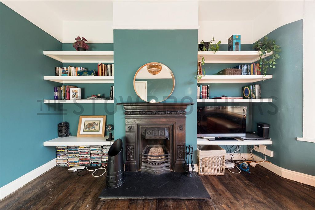 Property photo 3 of 32