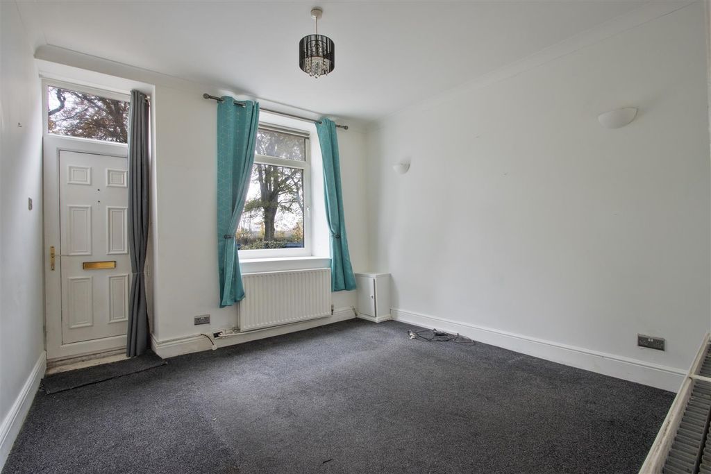 Property photo 2 of 14 Living Room