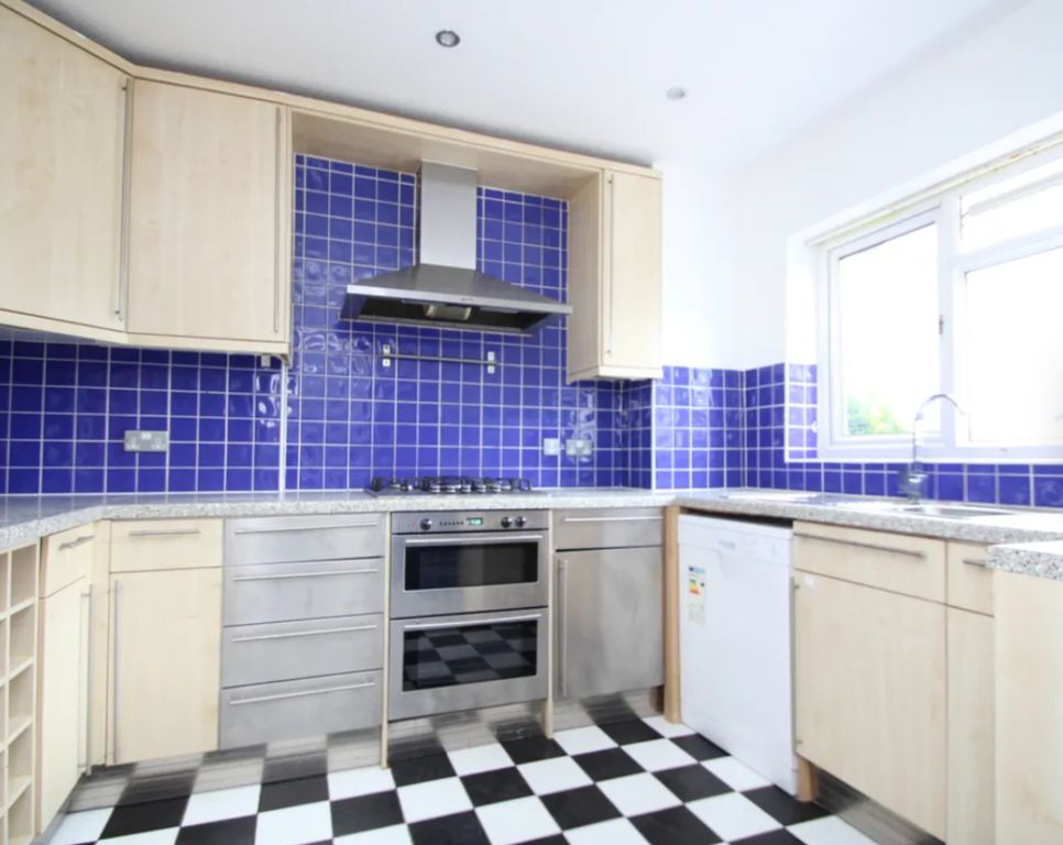 Property photo 2 of 13