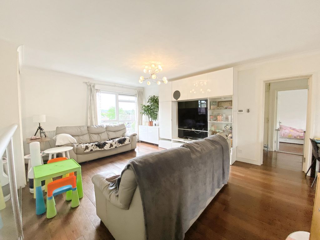 Property photo 2 of 9