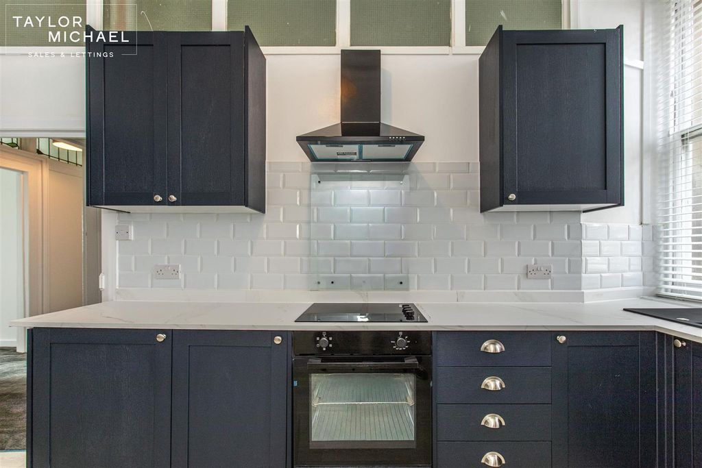 Property photo 3 of 26 Kitchen