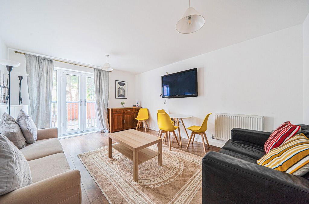 Property photo 2 of 9 1504272-22-6A82E5...