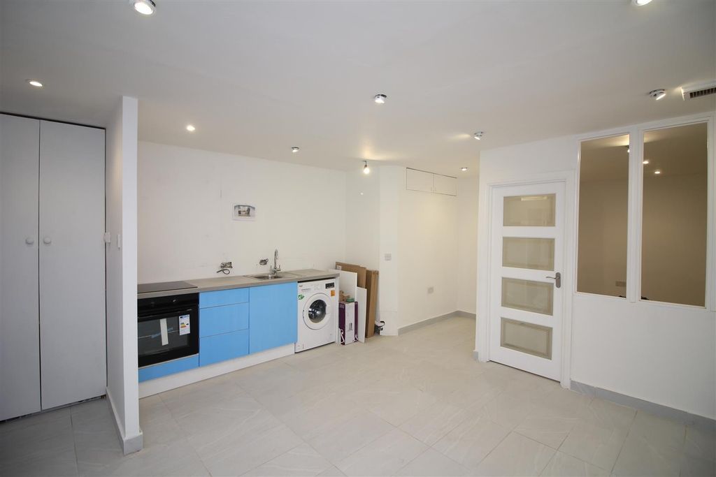 Property photo 1 of 8 18.Jpg
