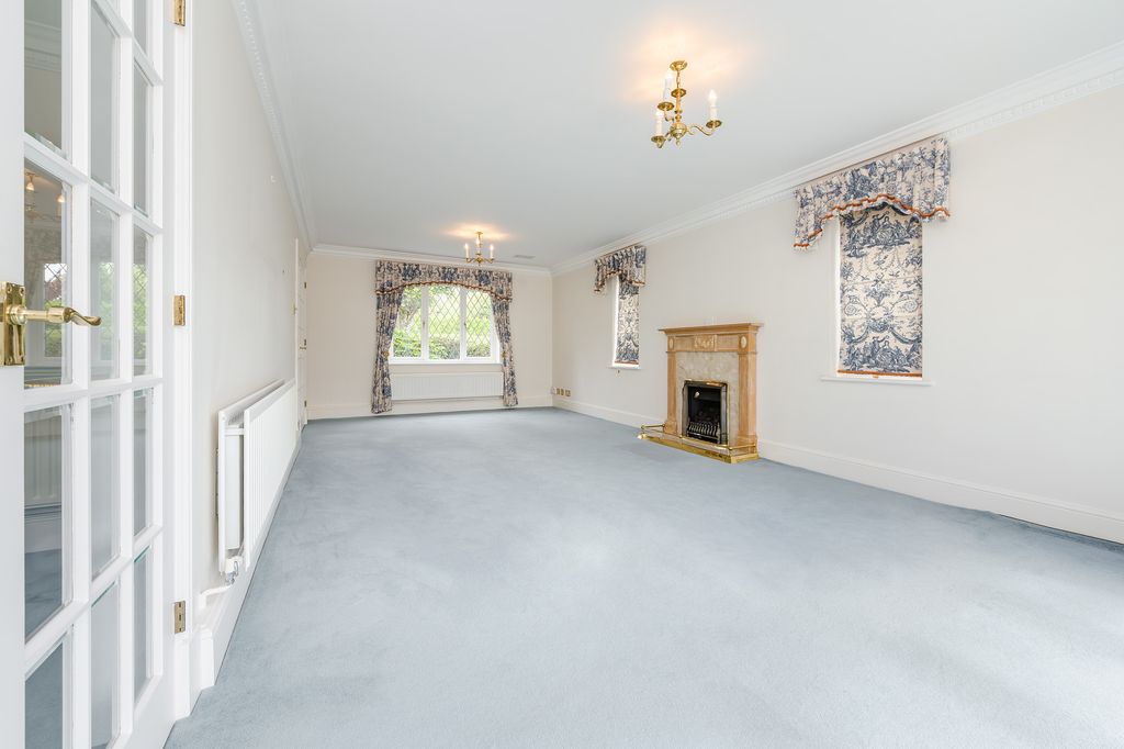 Property photo 3 of 24