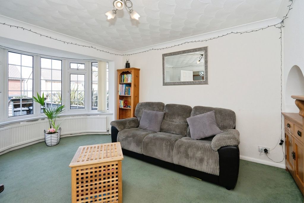 Property photo 3 of 19