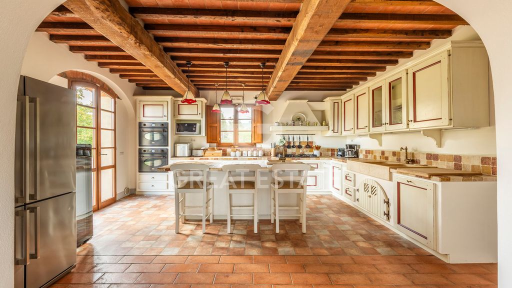 Property photo 2 of 42 Interiors