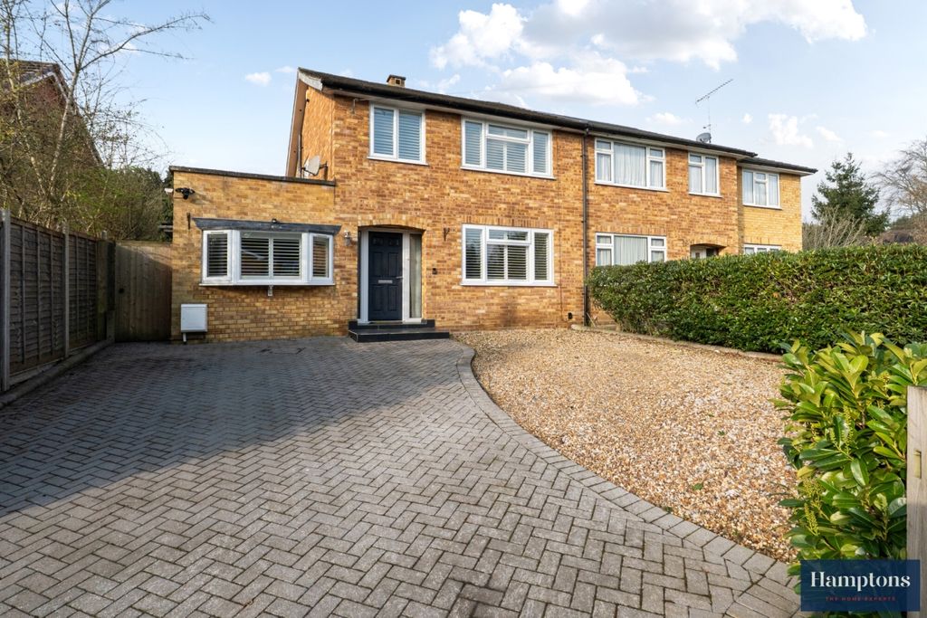 Property photo 1 of 12 Park Drive