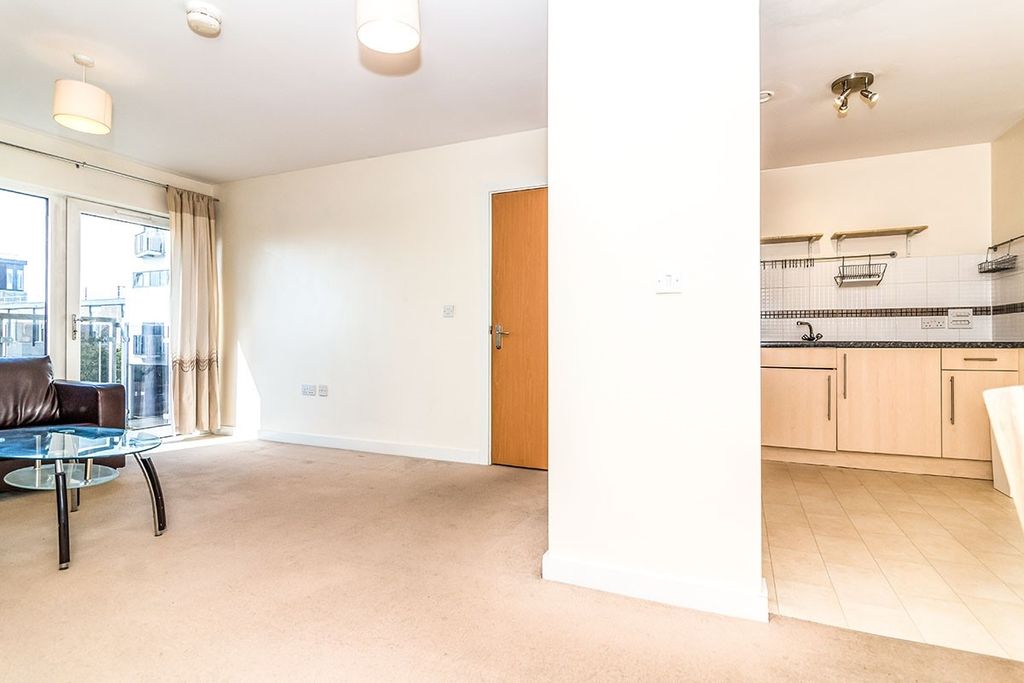 Property photo 3 of 8 Living Room/Dining R