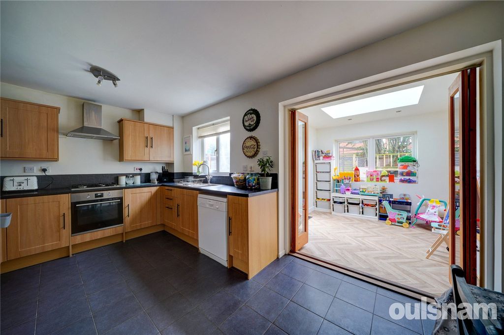 Property photo 2 of 19 Picture No. 12