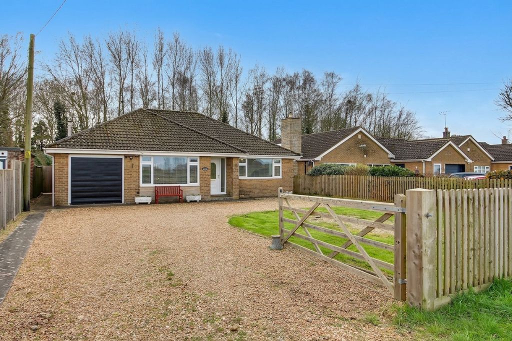 Property photo 1 of 32