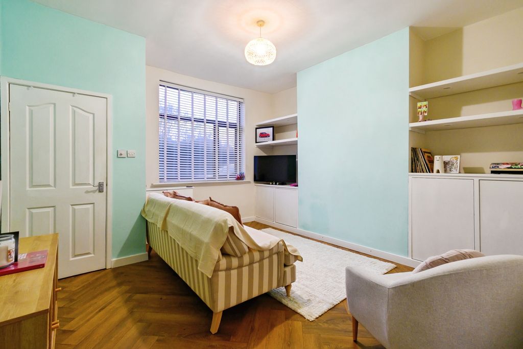 Property photo 3 of 14