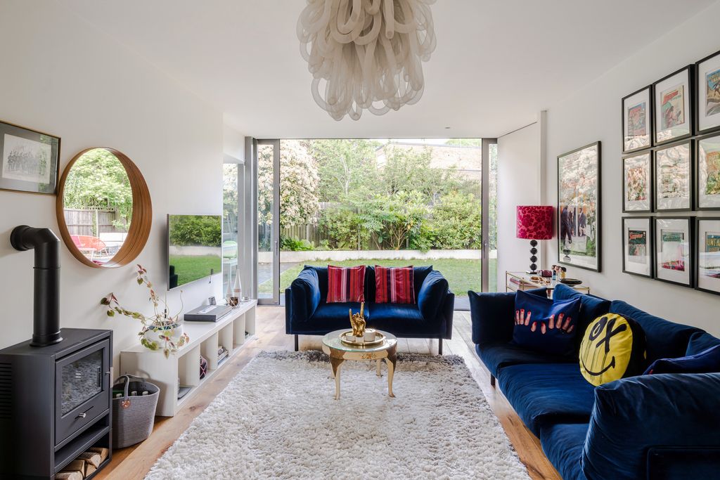 Property photo 3 of 34 342848 - 26 Lawrie Park-11.Jpeg