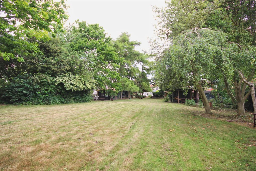 Property photo 2 of 31 Outside