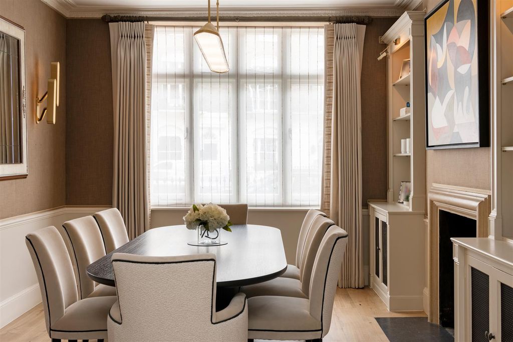 Wilton Place, Knightsbridge SW1X photo 4