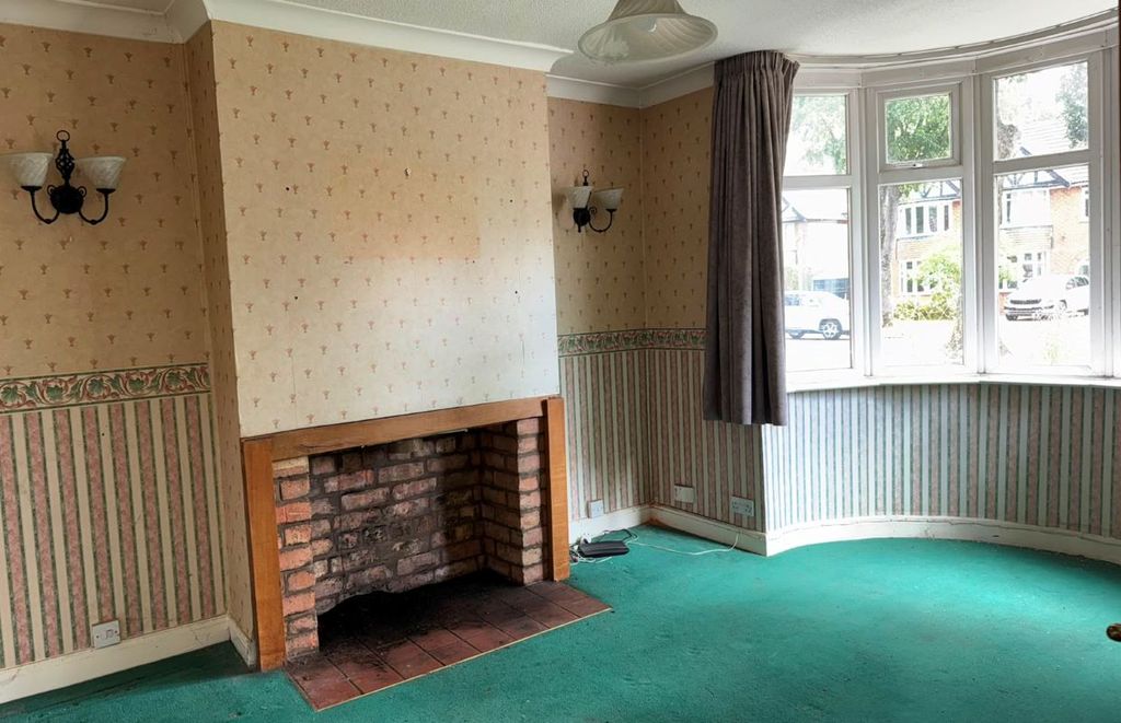 Property photo 2 of 18
