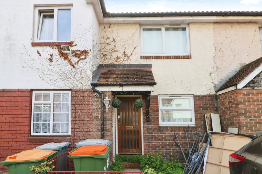 Property photo 1 of 9 Front Of House