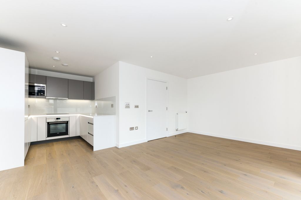 Property photo 2 of 7 1
