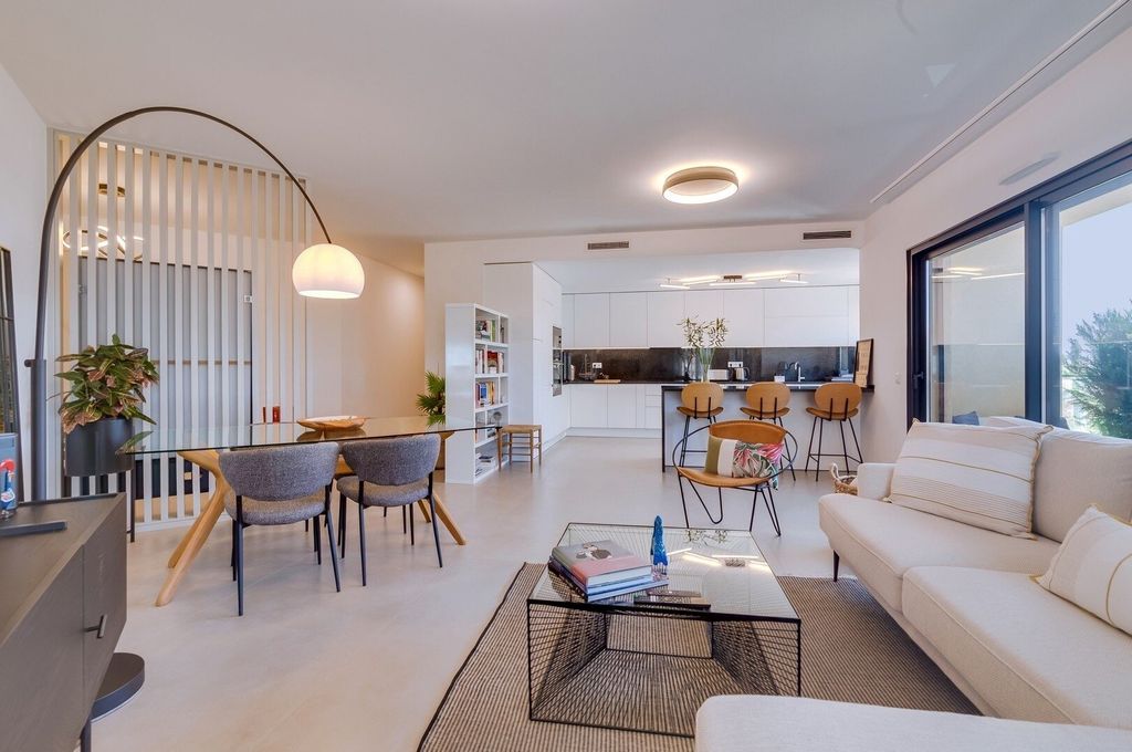 Property photo 1 of 26 Elegant Apartment In Almancil, Algarve