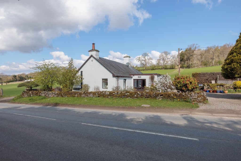 Property photo 3 of 44