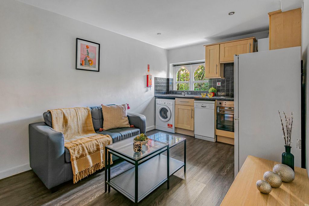 Property photo 1 of 6 Property Photo