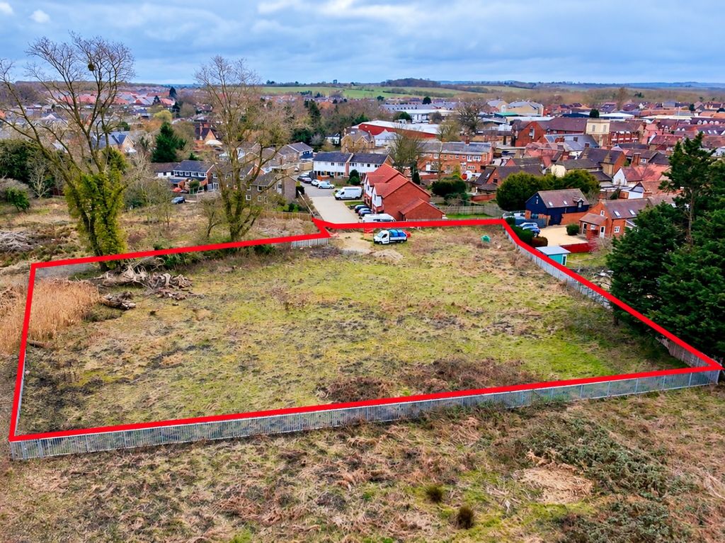 Property photo 2 of 7 5899751