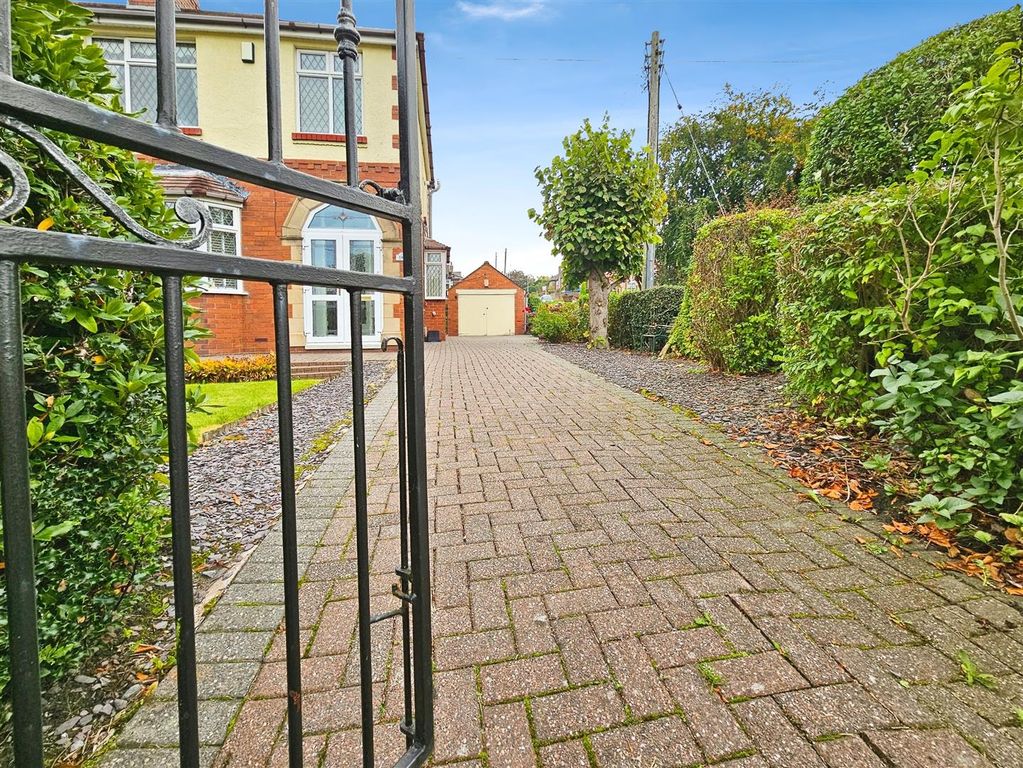 Property photo 3 of 28 4929c026-20251002_103932.Jpg