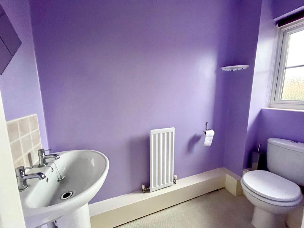 Property photo 3 of 17 Cloakroom/wc