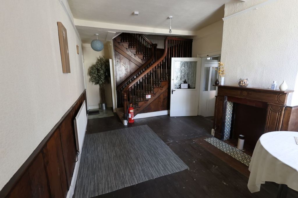 Property photo 2 of 38
