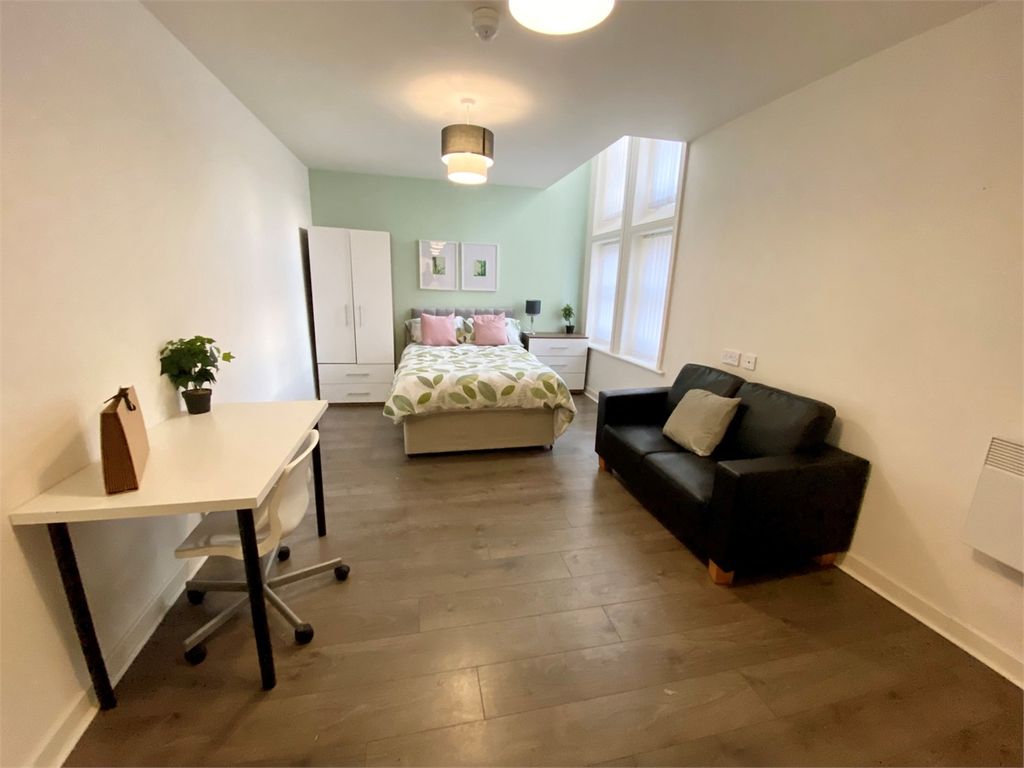 Property photo 3 of 5