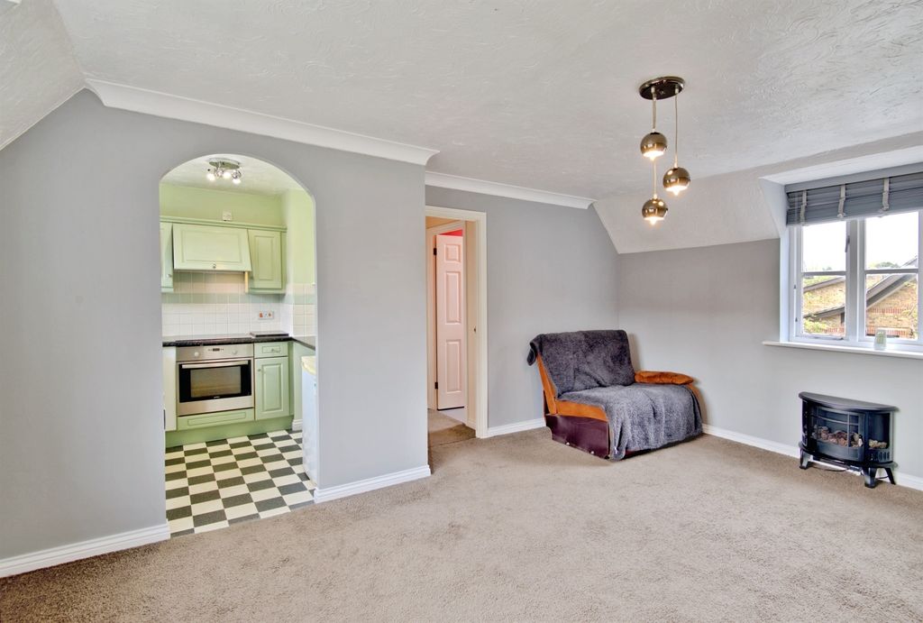 Property photo 3 of 16