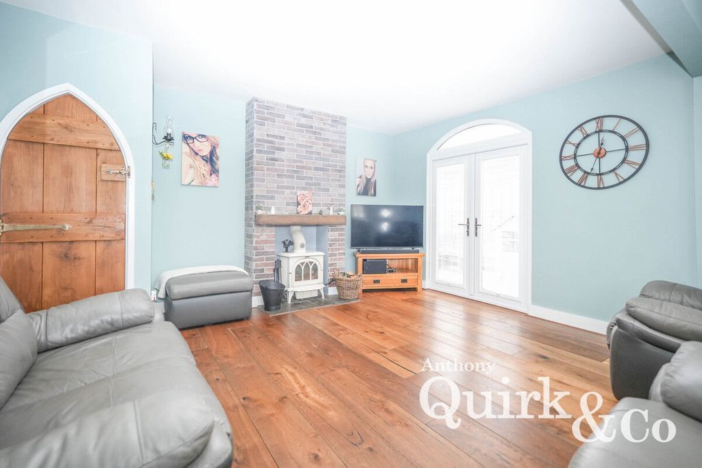 Property photo 3 of 21