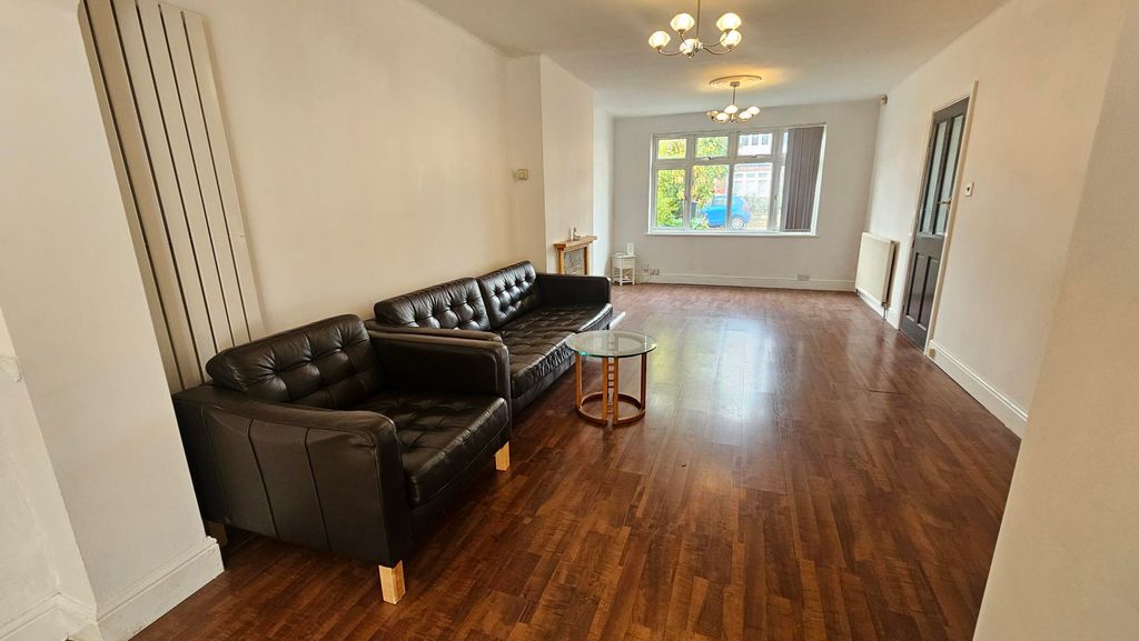 Property photo 3 of 20