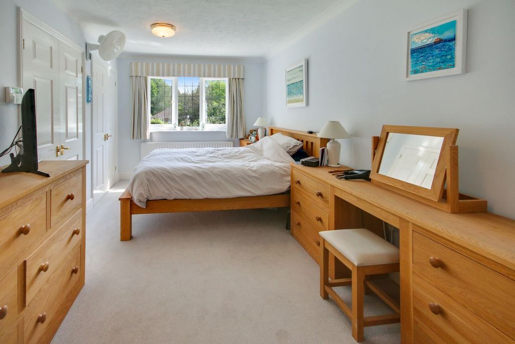 Property photo 3 of 19