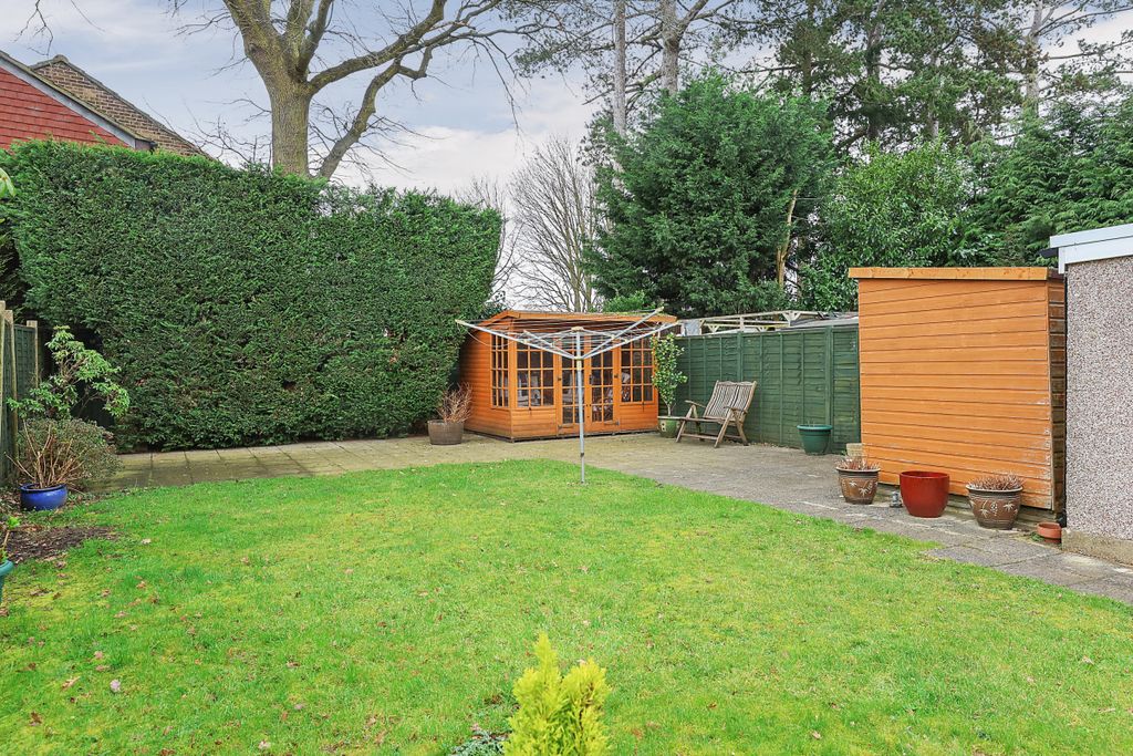 Property photo 2 of 16 Picture No. 13