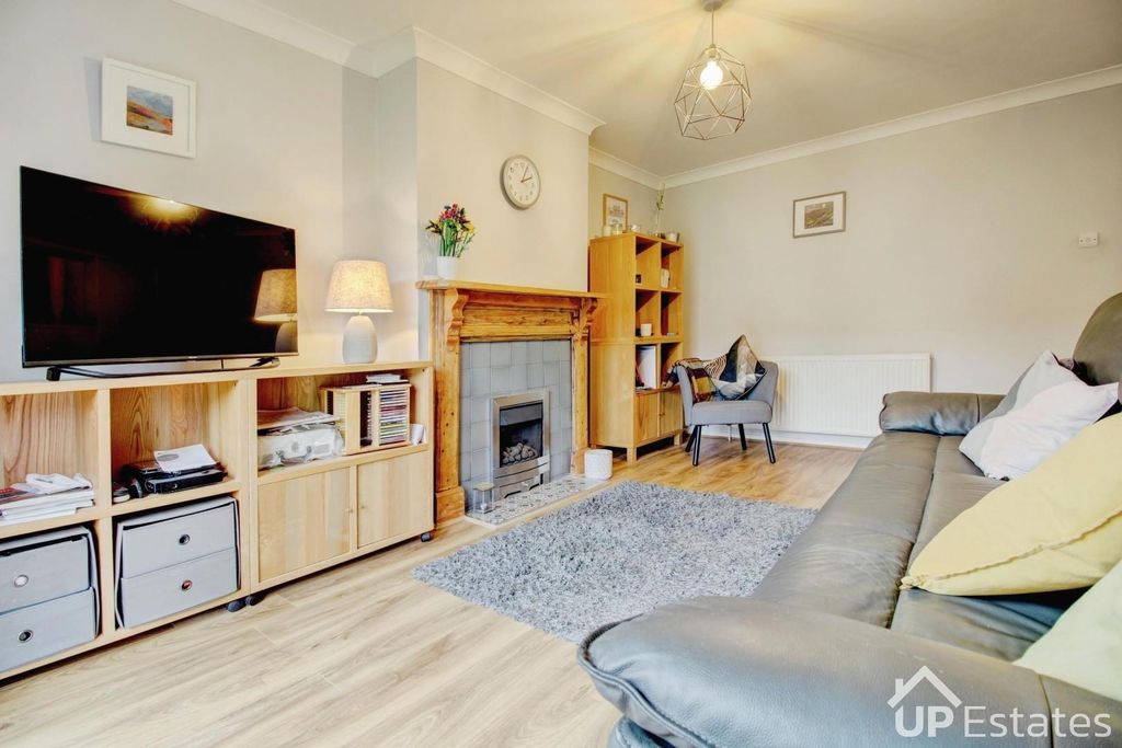 Property photo 2 of 21