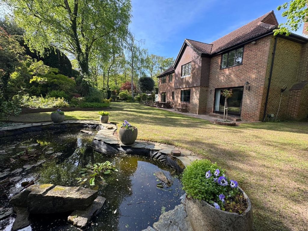 Property photo 2 of 33 Picture No. 63