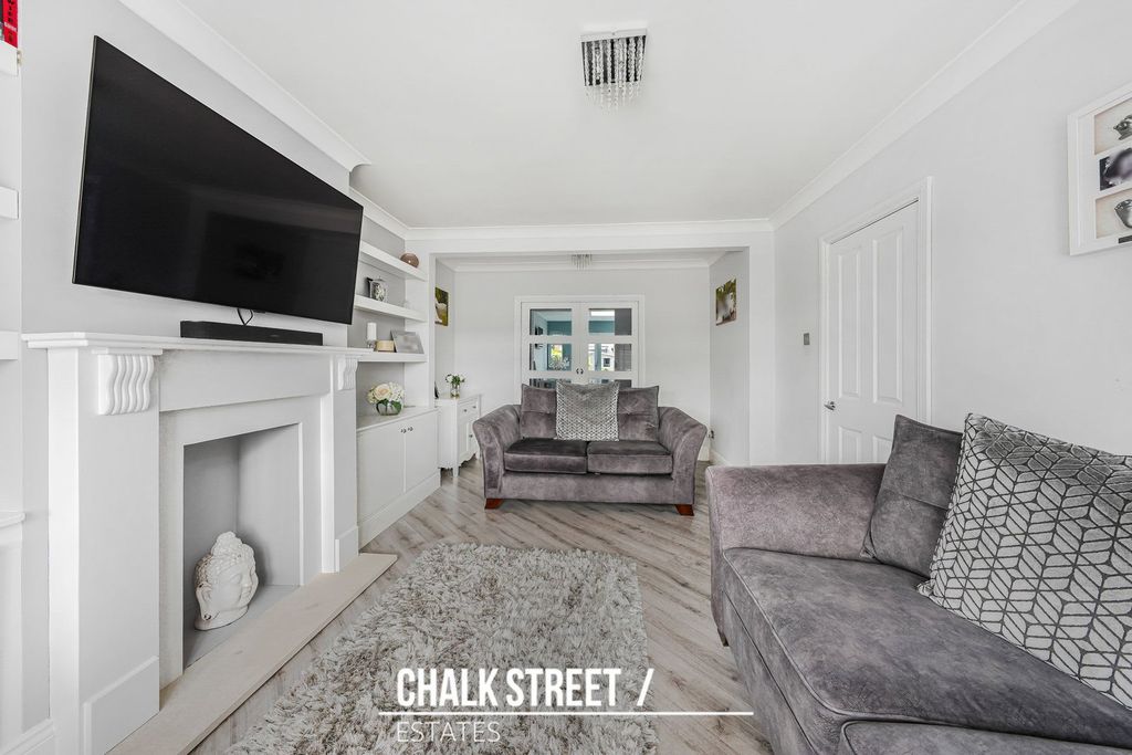 Property photo 2 of 30