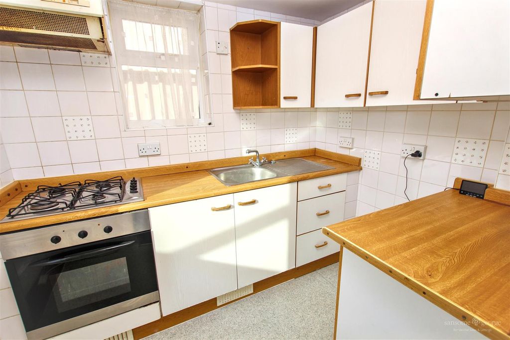 Property photo 2 of 15 Kitchen