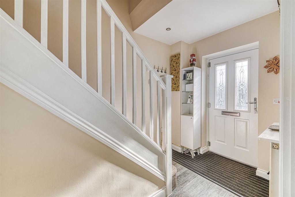 Property photo 3 of 27