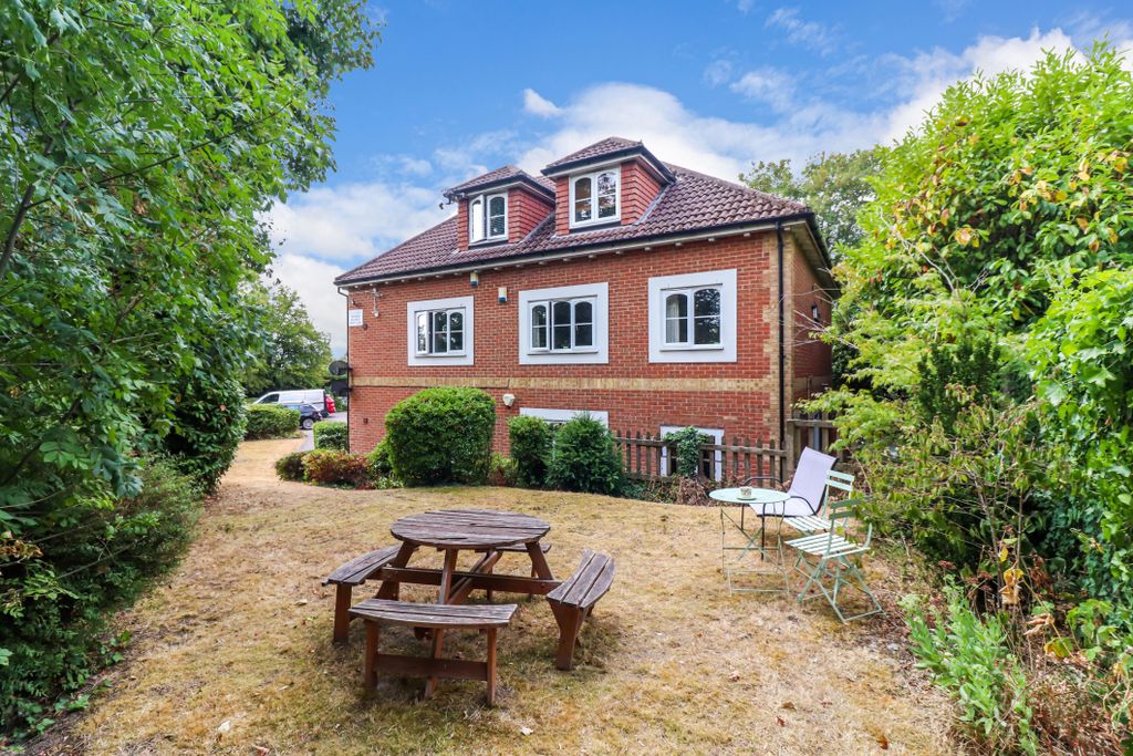 Property photo 2 of 35