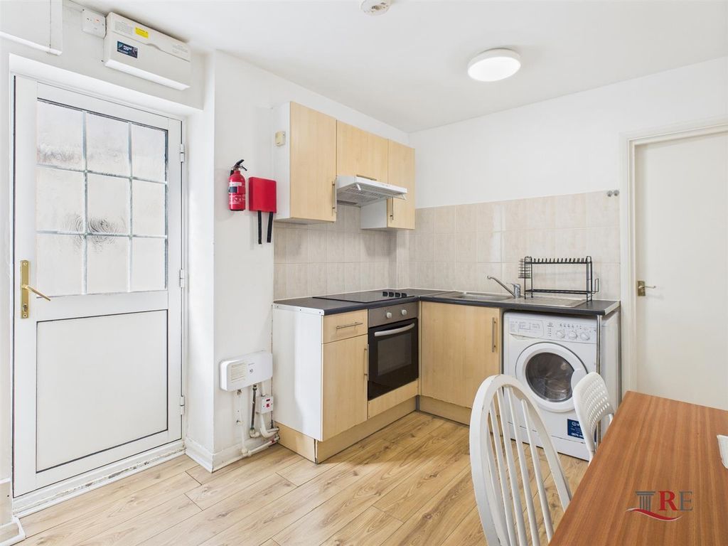 Property photo 3 of 9 Cam02489G0-Pr0157-Still009.Jpg