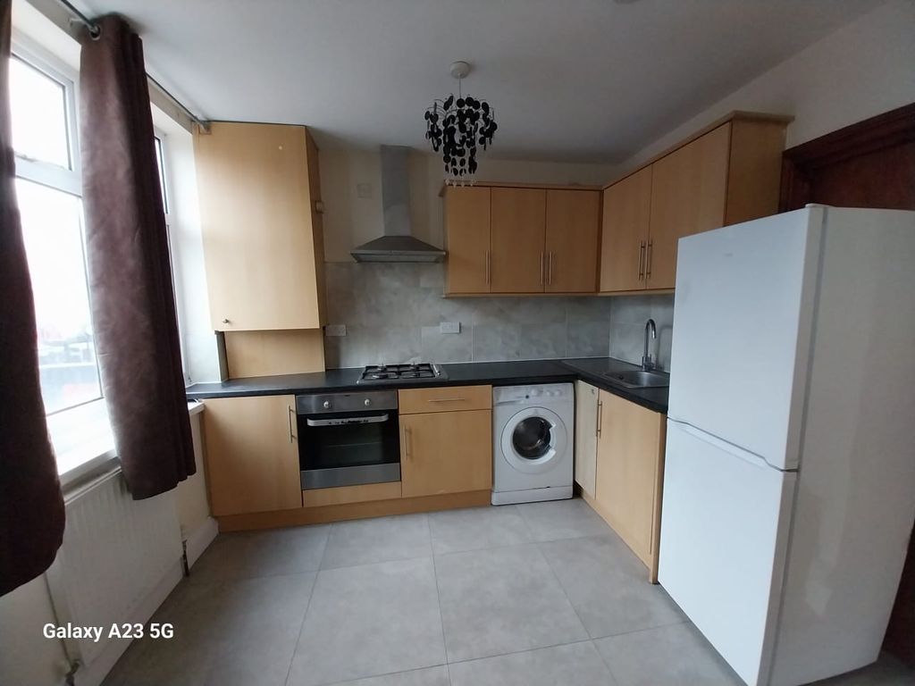 Property photo 3 of 7 Photo